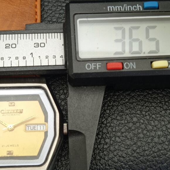 Vintage 1980 Citizen Automatic Mens Silver Watch W/daydate & Gold accents - Picture 7 of 8